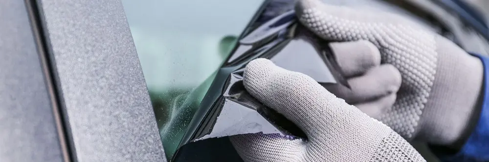 Plėvelių nuėmimas ir klijų valymas 